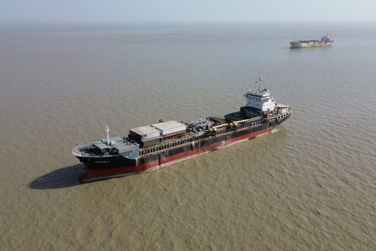 Guinea-Bissau&rsquo;s transitional government bans fish meal production